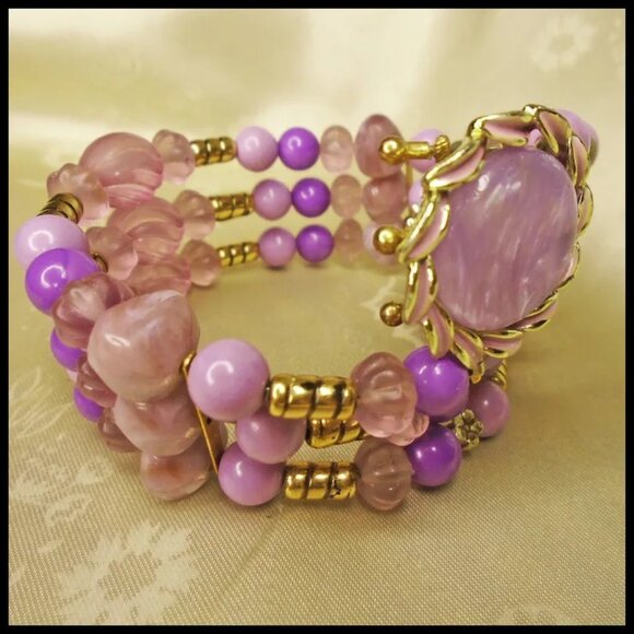 50s Style Wrap Bangle Bracelet Made with Vintage Retro Lavender Beaded Cuff - Picture 7 of 10